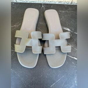 MLN Exclusive sandals size 39. USA 8.5
